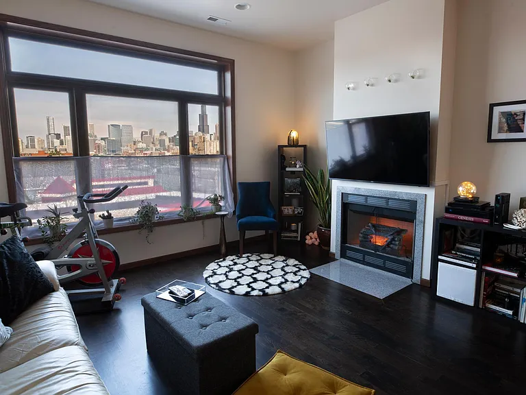 464 N Ashland Ave #2B — Photo 3