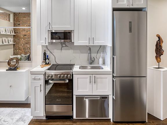 3rd image of 244 W 22nd St APT 5