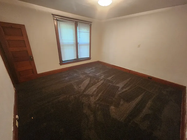 223 Broadway St — Photo 7