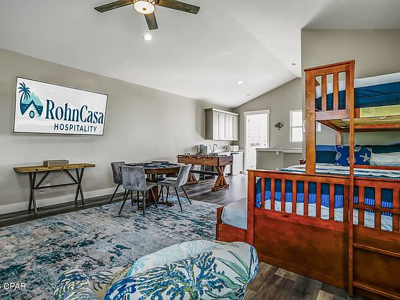 4th image of 5113 Beach Dr #B