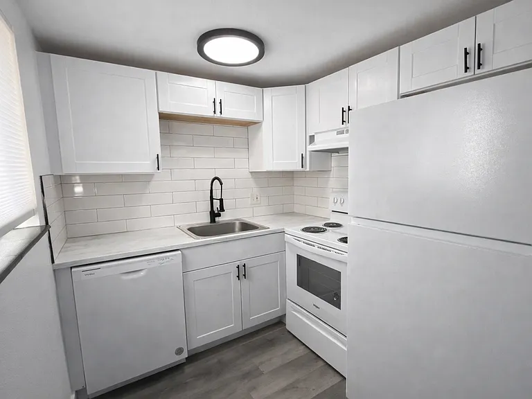 3523 S Cherokee St — Photo 24