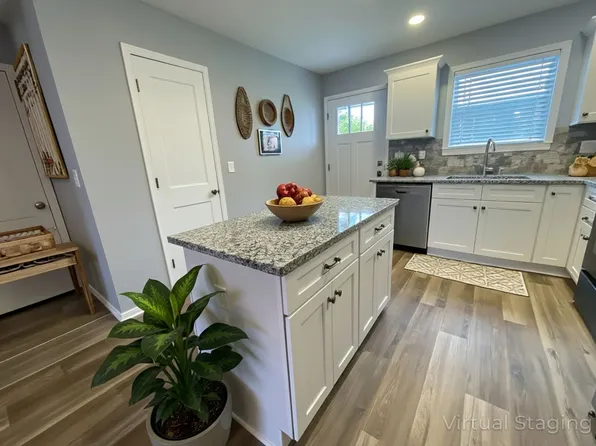 9 Kimberling Blvd #B, Kimberling City, MO 65686