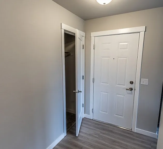 Evergreen Valley Apartments — Photo 19
