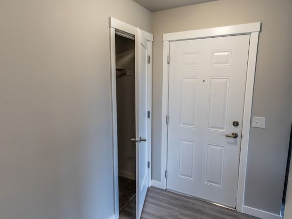 240 NE Fircrest Dr #204