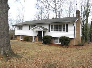 142 25th Ave NW, Hickory, NC 28601