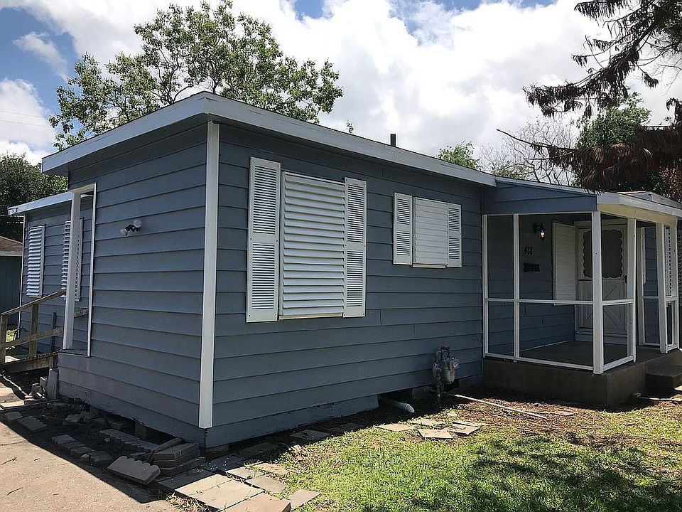 1st image of 438 Clark Dr