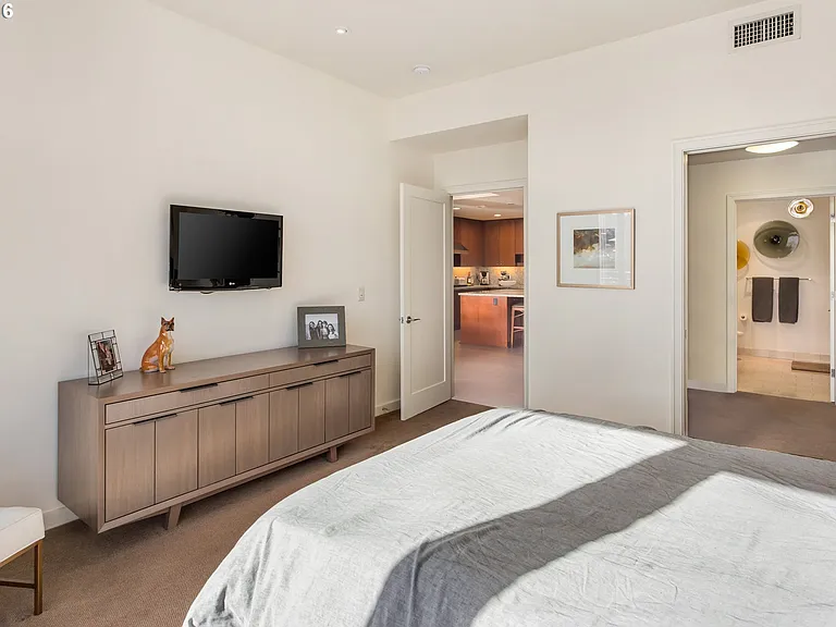 1025 NW Couch St #912 — Photo 4