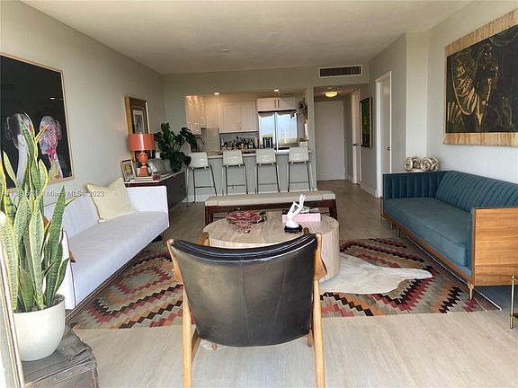 2nd image of 780 NE 69th St APT 706