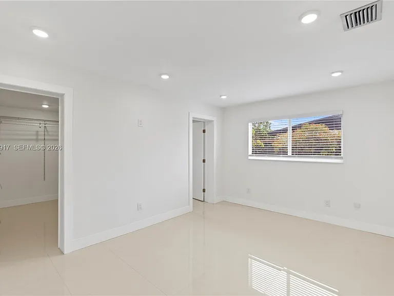 10501 SW 53rd St — Photo 42