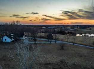 32075 W 95th St, De Soto, KS 66018