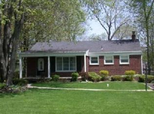 28757 S Southpointe Rd, Grosse Ile, MI 48138