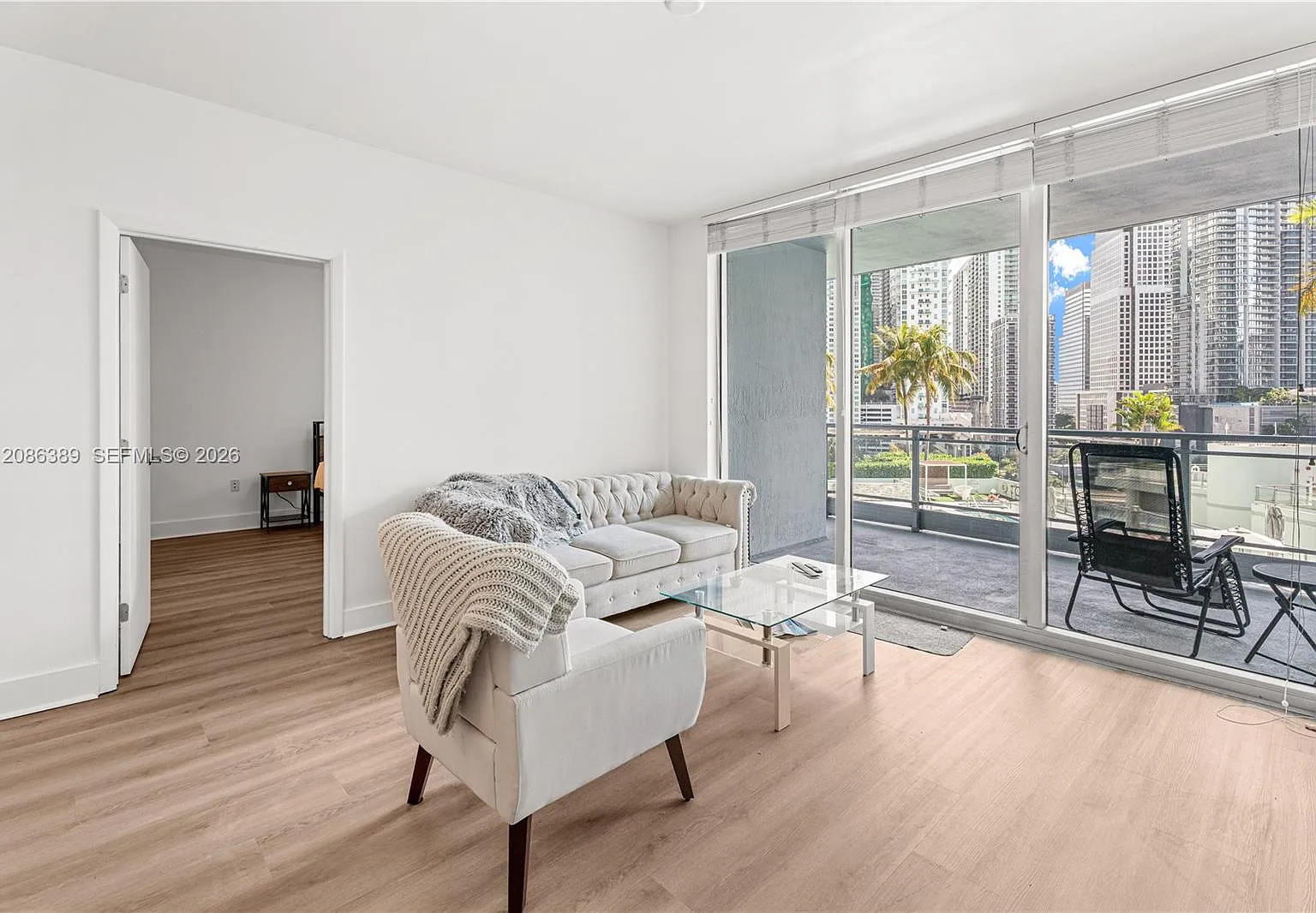 2 bed, 1129 sqft, $3,900 — Photo 2
