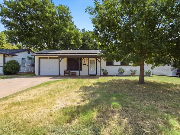 1010 Denton Dr, Euless, TX 76039