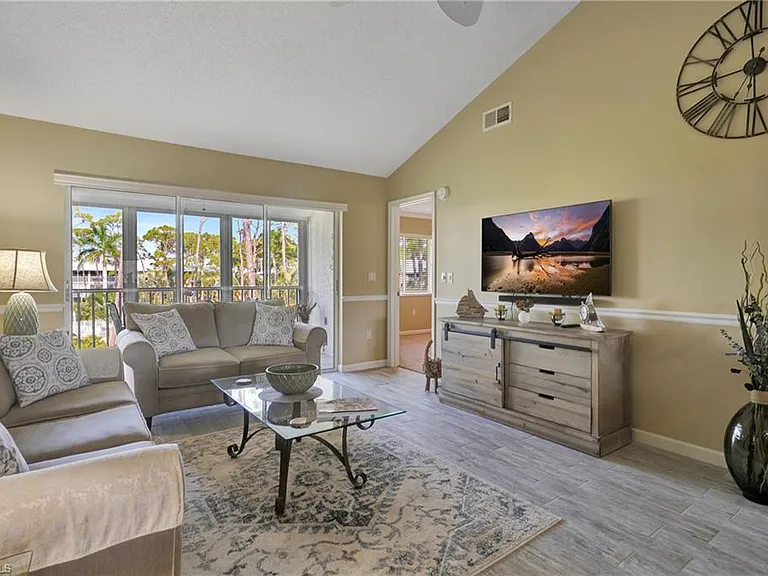 3062 Sandpiper Bay Cir #K302 — Photo 2