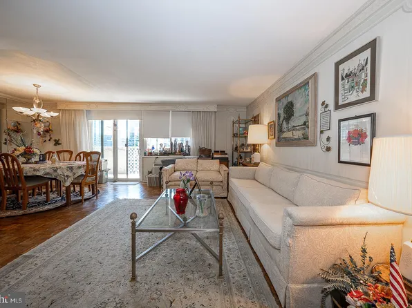 1901 John F Kennedy Blvd APT 2420, Philadelphia, PA 19103