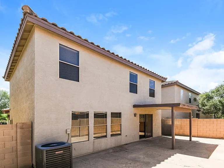 650 E Woodsman Pl — Photo 17