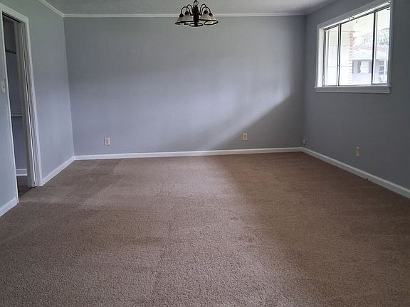 3rd image of 1933 Wisteria Dr
