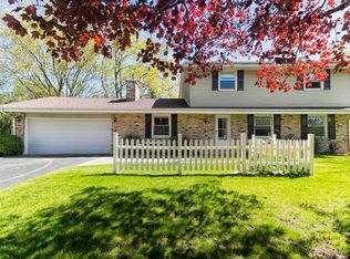 W141N5446 Van Buren Dr, Menomonee Falls, WI 53051