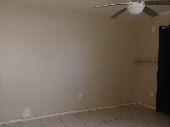 3rd image of 4033 W Palomar Cir