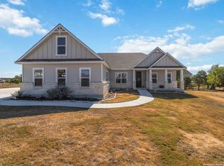 342 Woodview Cir, Bandera, TX 78003