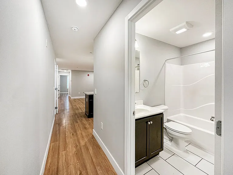 Venango Apartments — Photo 19