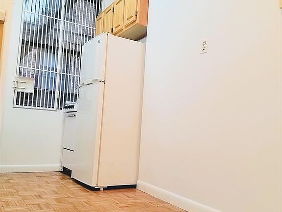 2nd image of 162 Mott St APT 2
