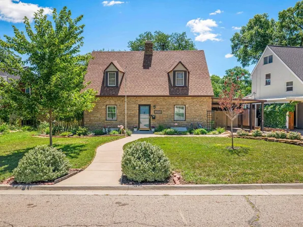 2500 SW Granthurst Ave, Topeka, KS 66611