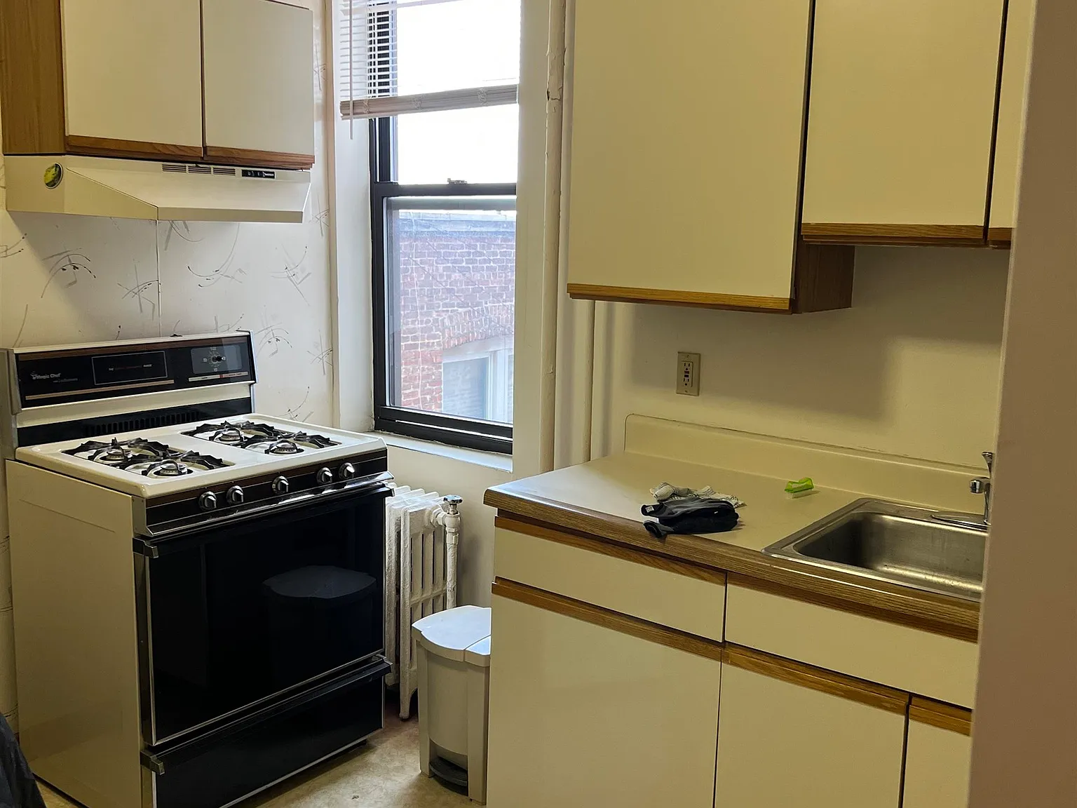 1 bed, 1.0 bath, 900 sqft, $1,875 — Photo 2