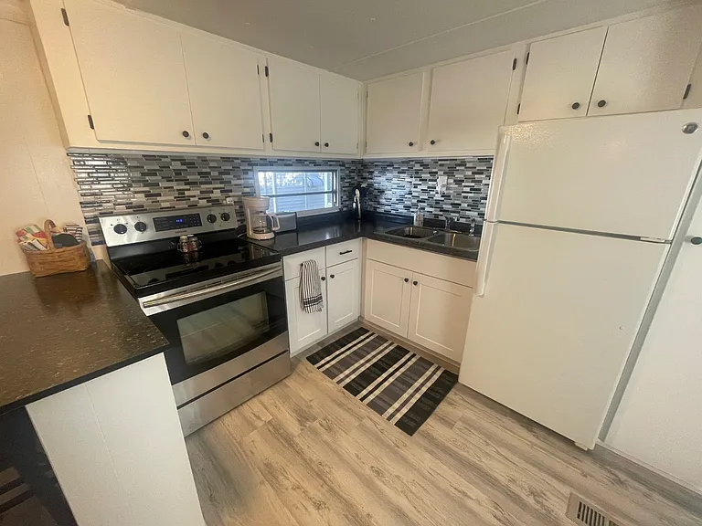 6909 Marlin Ln — Photo 10