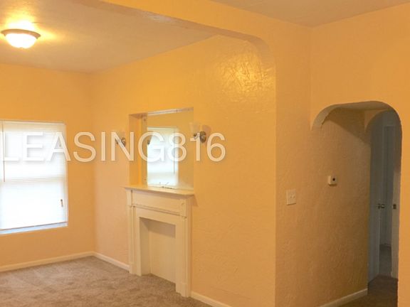 2nd image of 548 S Oxford Ave