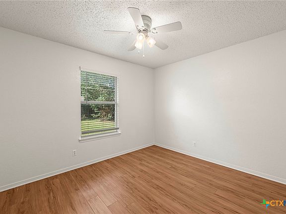 3rd image of 207 Cobblestone Dr