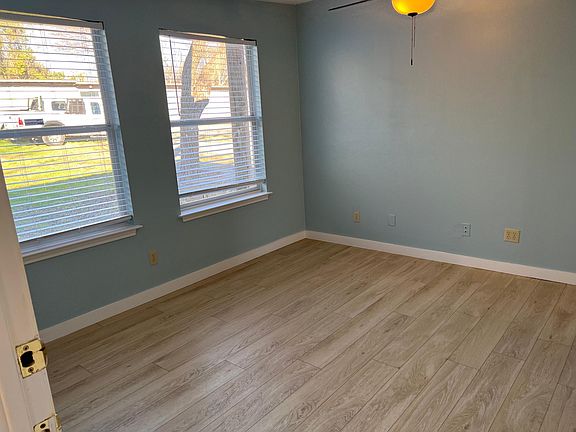5th image of 402 Corral Ln #C