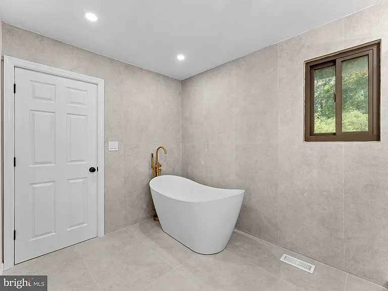 1 Bronwood Dr — Photo 27