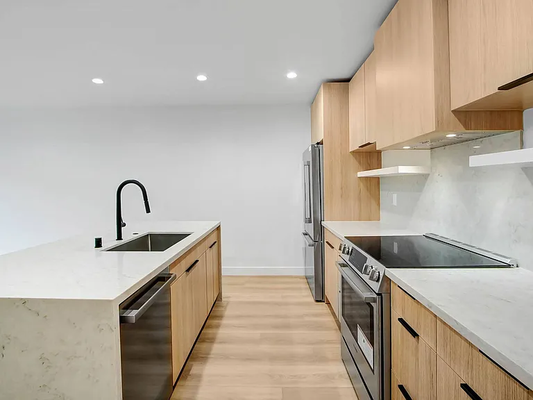 950 4th Street — Photo 31