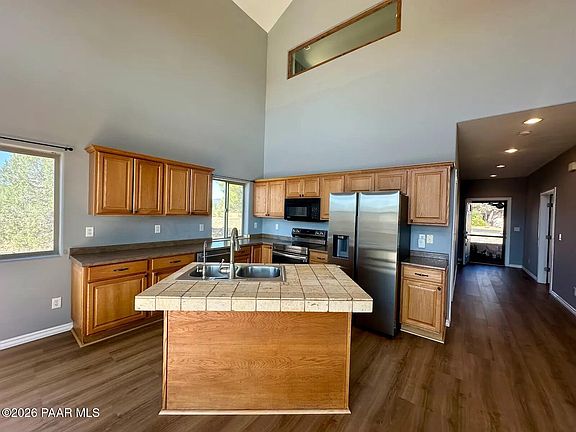 4th image of 1003 N Opal Dr