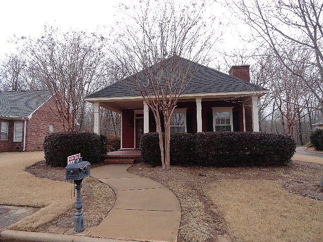 1st image of 627 Piedmont Dr