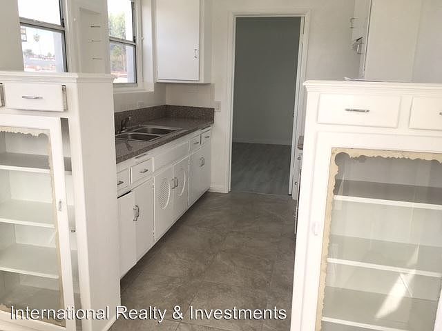 2nd image of 4969 St Elmo Dr