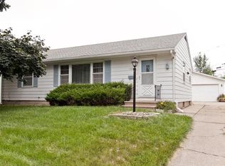 1638 Arizona Ave NE, Cedar Rapids, IA 52402
