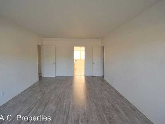 3rd image of 908 Glenoaks Blvd APT 3