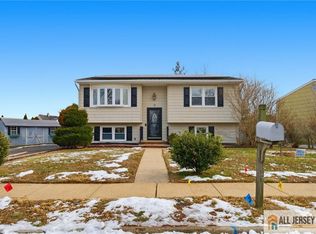 6 Wilton Ave, Middlesex, NJ 08846