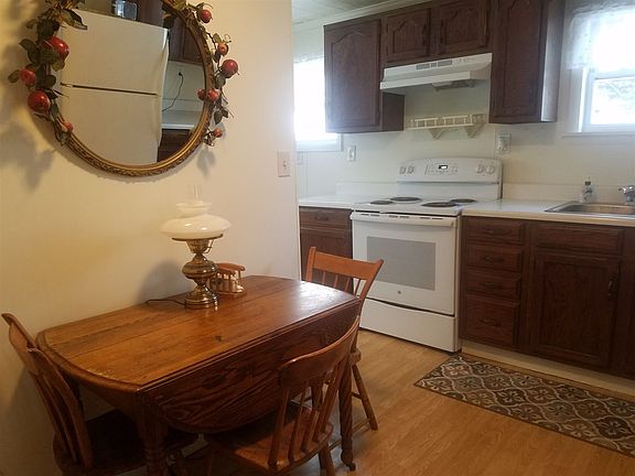 5th image of 74 W Hatfield St