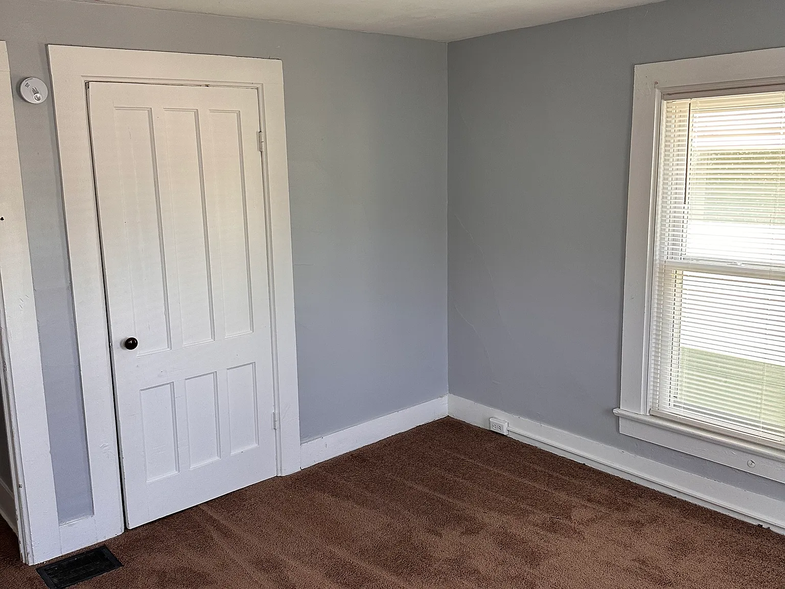 2 bed, 1000 sqft, $1,400 — Photo 3