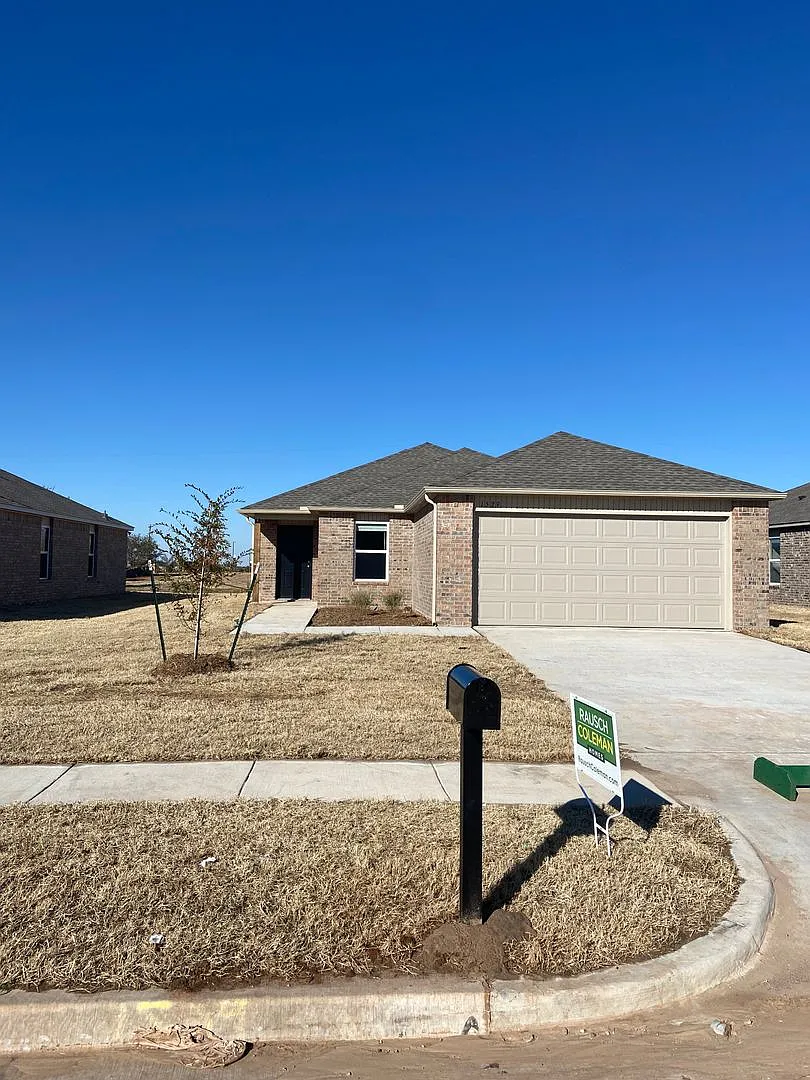 Coming Soon! Pre-Lease This Beautiful 3-Bedroom, 2-Bath Home in Chisholm Creek — Photo 3