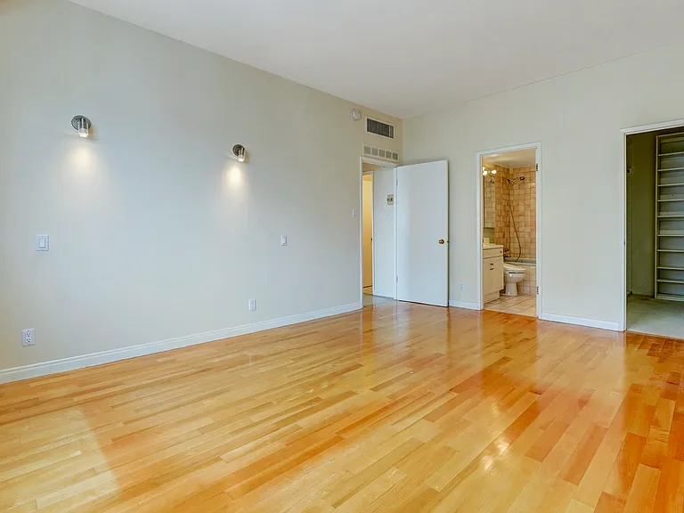 10787 Wilshire Blvd #802 — Photo 30