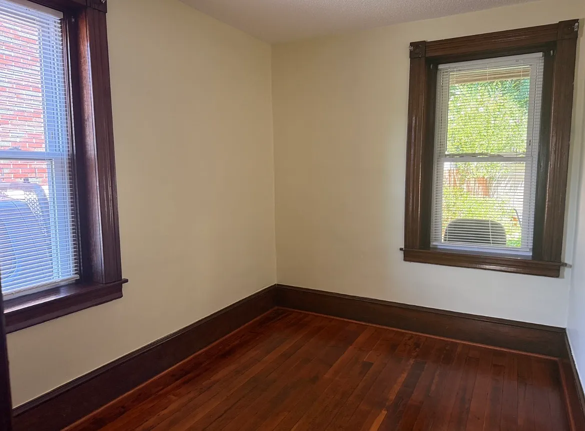 2 bed, 500 sqft, $1,000 — Photo 2