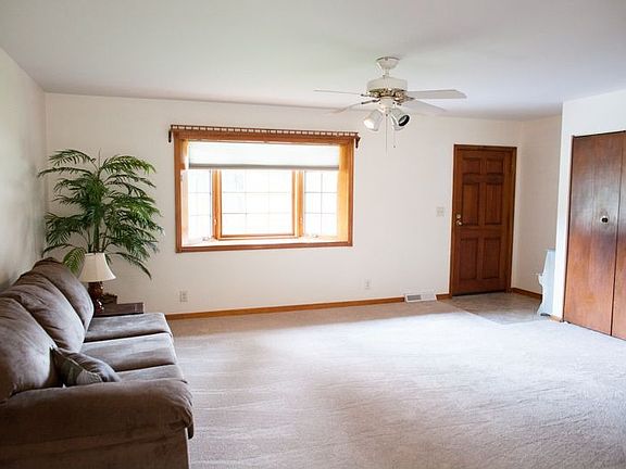 5th image of 2113 Bending Willow Dr