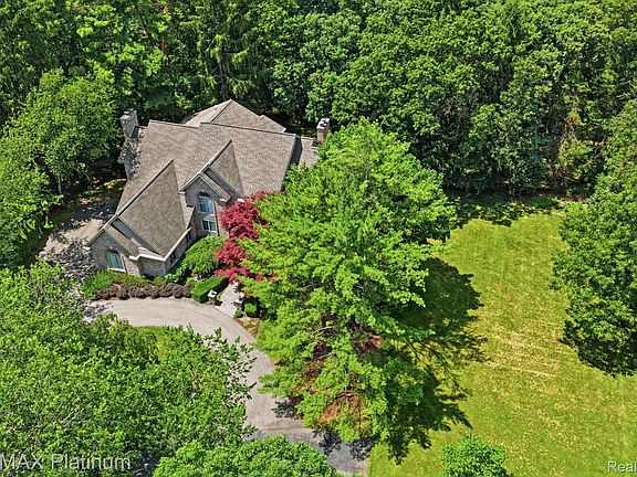 3rd image of 5458 Lake Ridge Dr