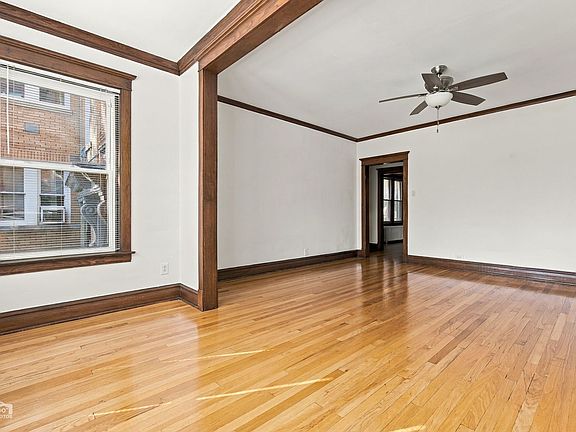 5th image of 3046 N Davlin Ct