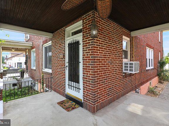 4th image of 202 Madison Ave