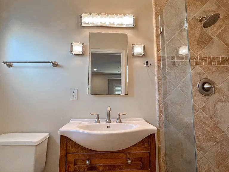 5635 Urban Dr — Photo 3